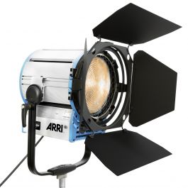 ARRI PROJECTEUR TUNGSTENE FRESNEL 2000W ST2 3